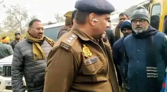 लखनऊ के नगराम इलाके में  लापता महिला का कंकाल बरामद,मौके पर परिजनो का हंगामा
