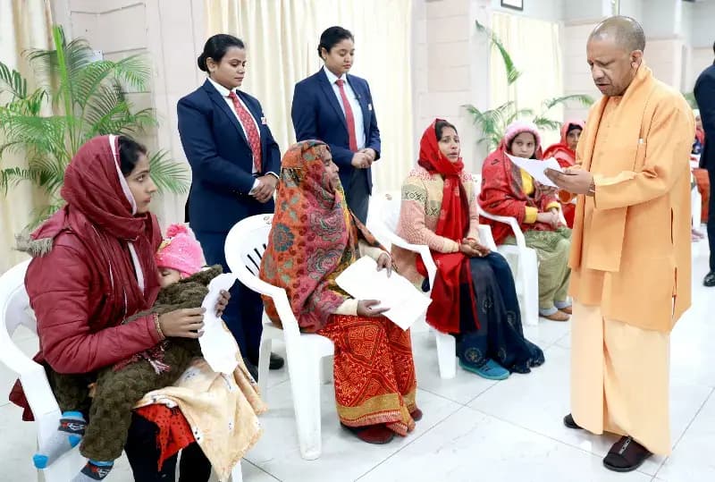 गोरखनाथ मंदिर में मुख्यमंत्री योगी आदित्यनाथ ने किया जनता दर्शन का आयोजन